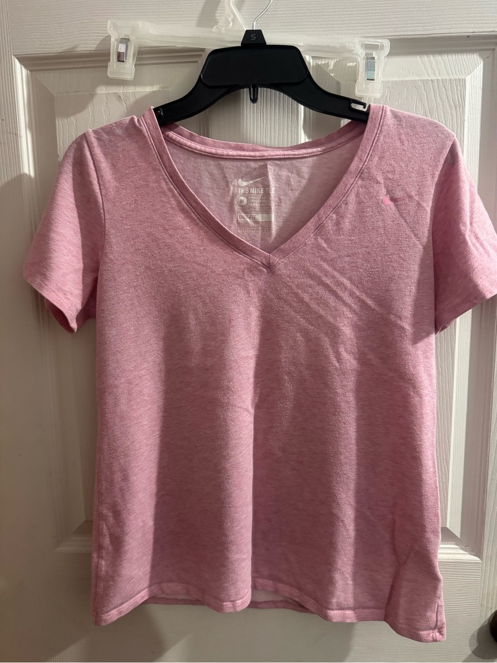 Nike Women's Pink V-Neck Short Sleeve Tee Dry Fit Size Med